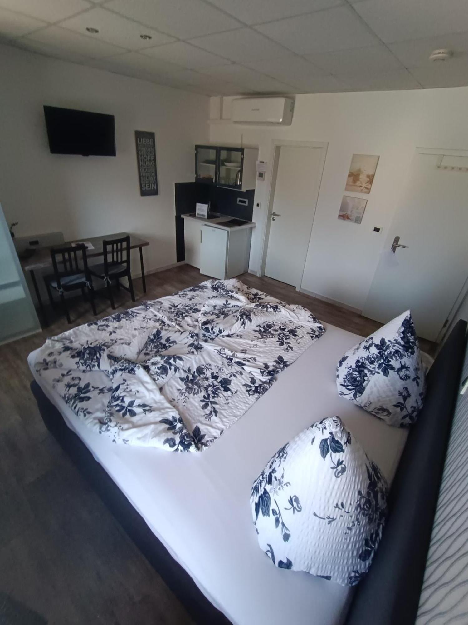 Boardinghouse Sinsheim Zentral Am Burgplatzホステル エクステリア 写真