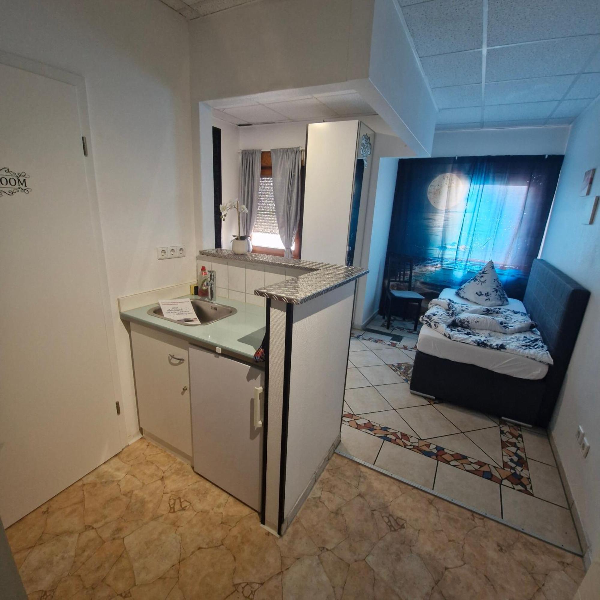 Boardinghouse Sinsheim Zentral Am Burgplatzホステル エクステリア 写真