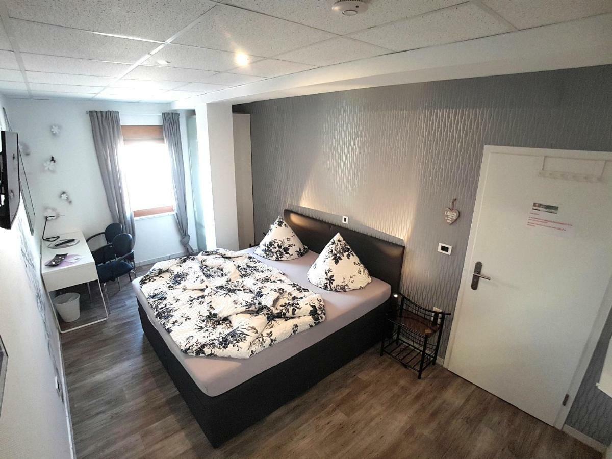 Boardinghouse Sinsheim Zentral Am Burgplatzホステル エクステリア 写真