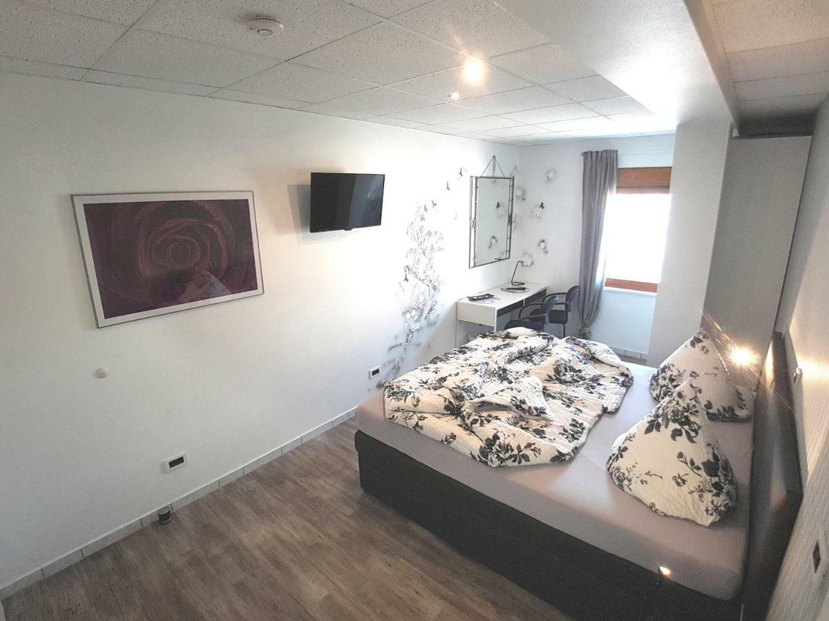 Boardinghouse Sinsheim Zentral Am Burgplatzホステル エクステリア 写真