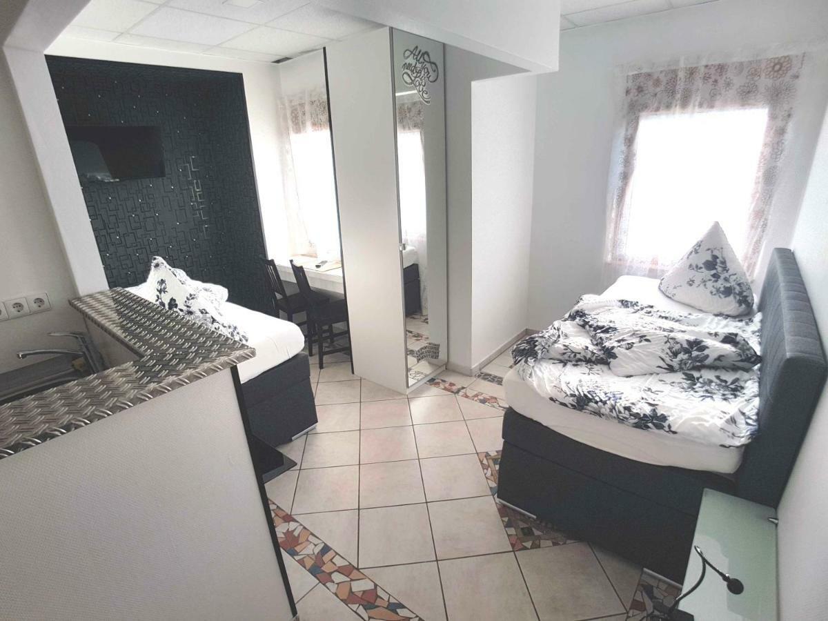 Boardinghouse Sinsheim Zentral Am Burgplatzホステル エクステリア 写真
